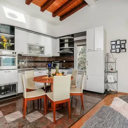 Apartmán Kiara-sunny And Vacant Near The Center
