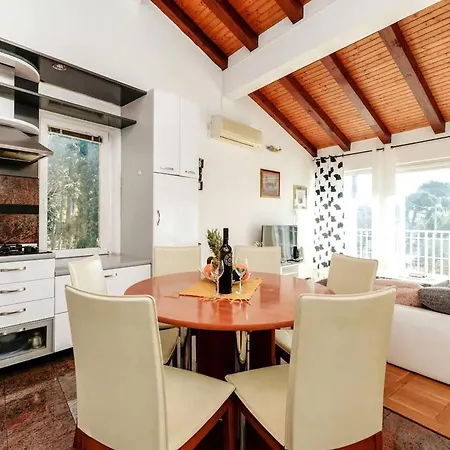 Apartmán Kiara-sunny And Vacant Near The Center Zadar